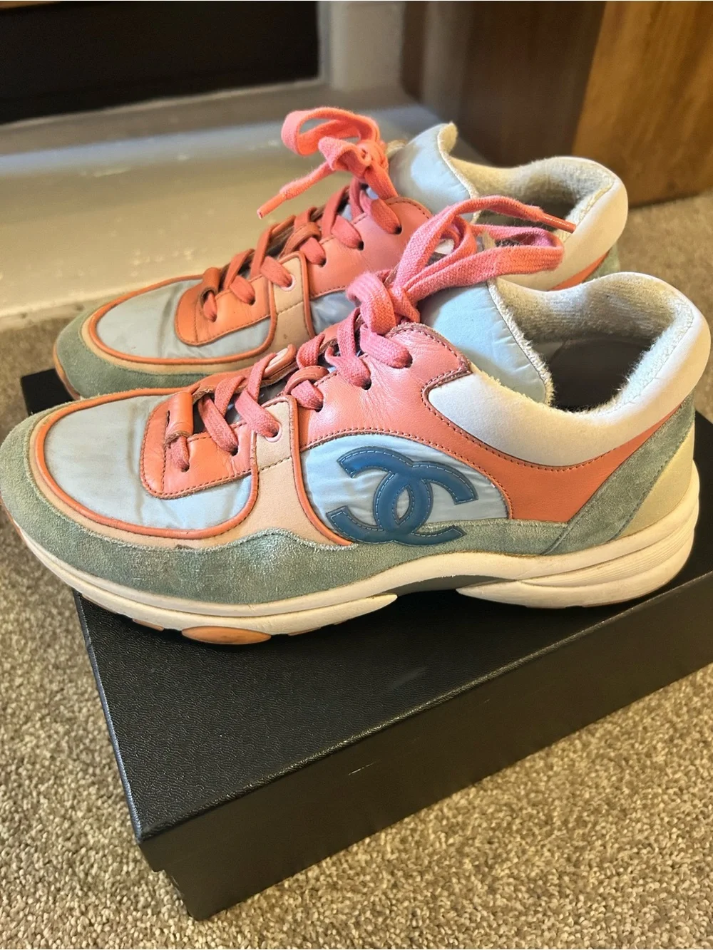 CHANEL women’s sneaker